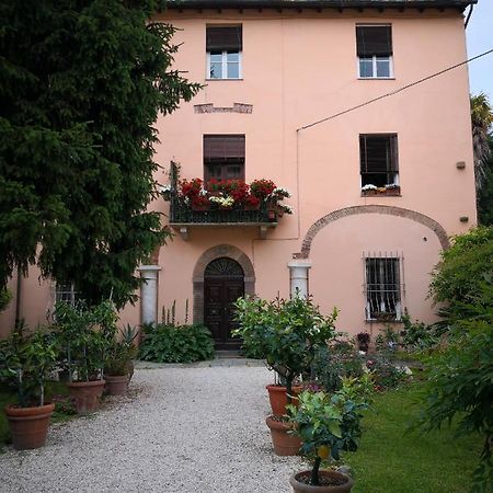 La Loggia Apartment Лука Екстериор снимка