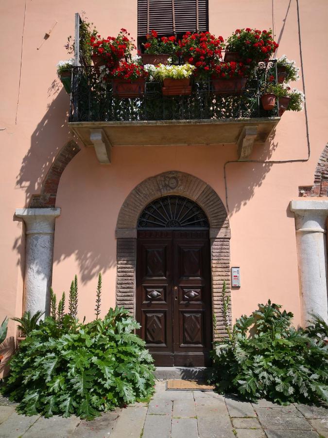La Loggia Apartment Лука Екстериор снимка